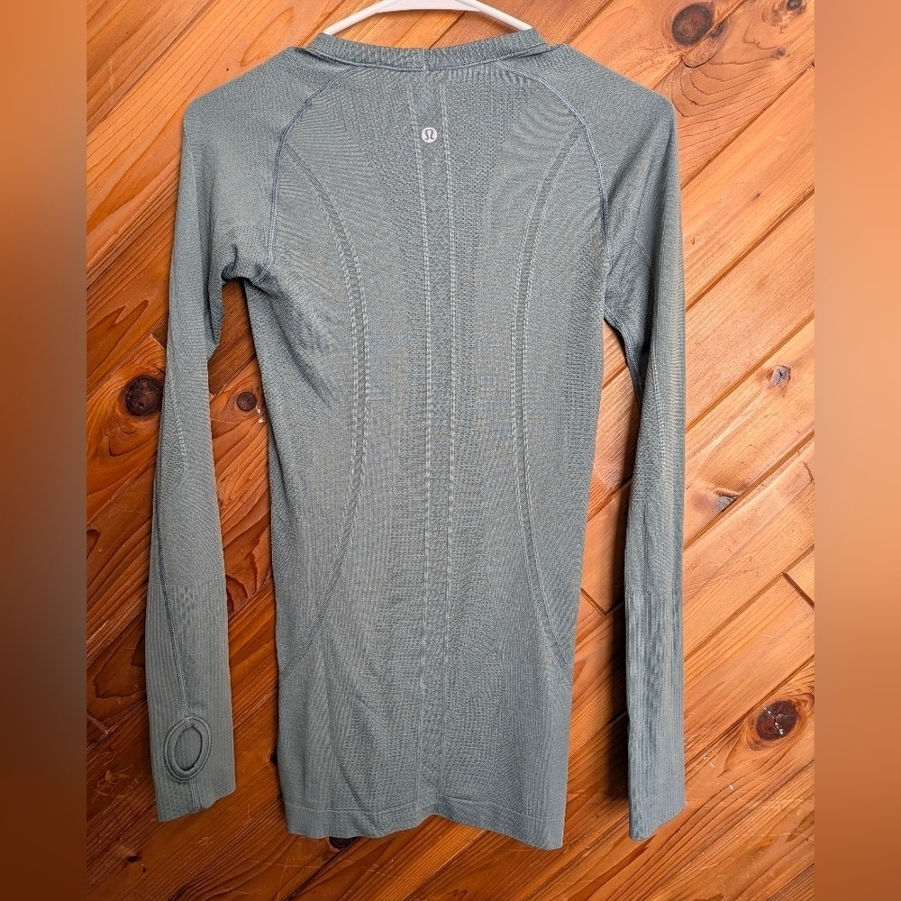 lululemon athletica Long Sleeve Swiftly Tech Top in Soft Green Size 4 - Picture 6 of 6